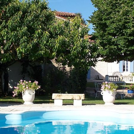 Hotel Le Four A Pain Saint-Jean-dʼAngély Zewnętrze zdjęcie