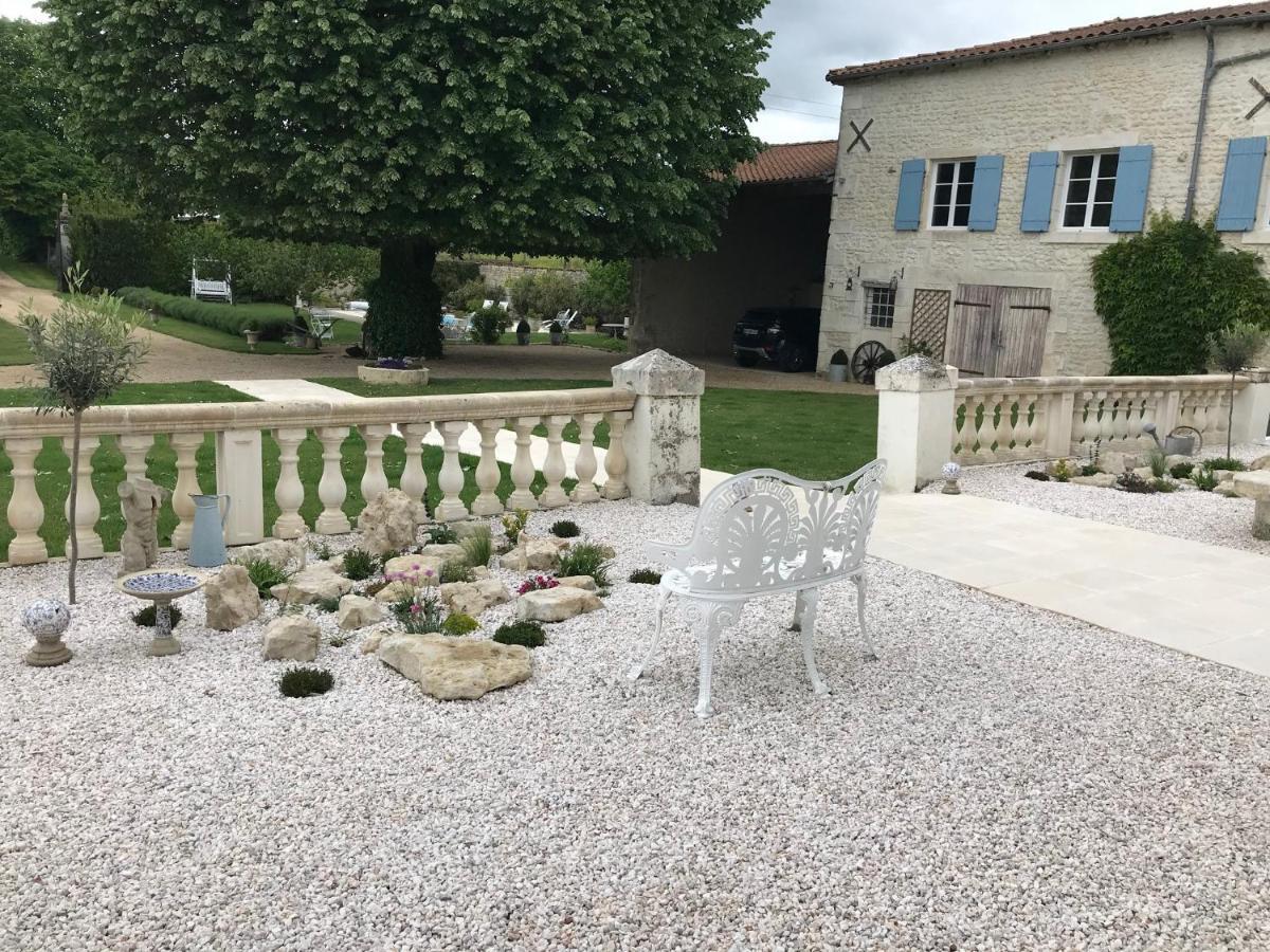 Hotel Le Four A Pain Saint-Jean-dʼAngély Zewnętrze zdjęcie
