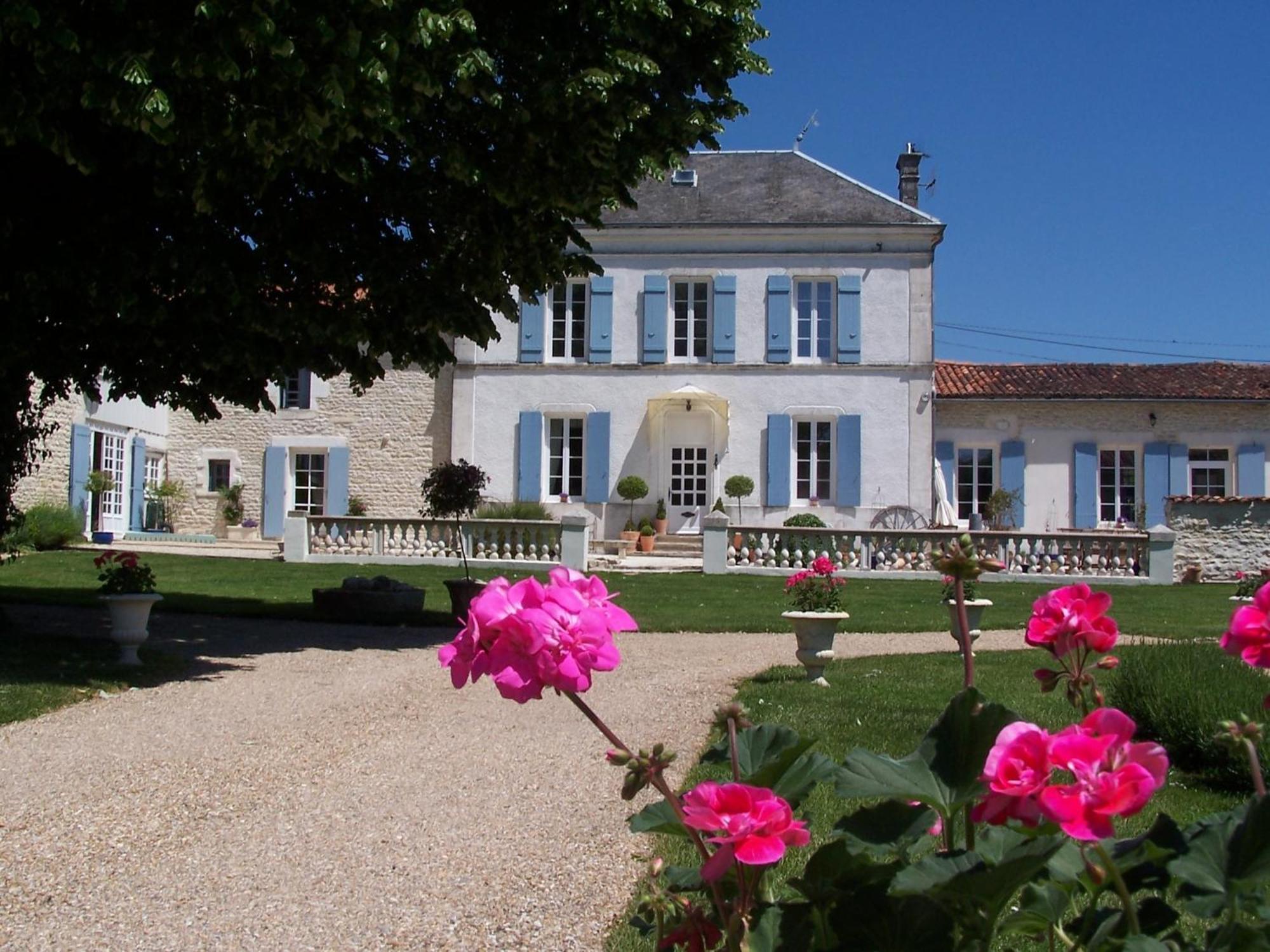 Hotel Le Four A Pain Saint-Jean-dʼAngély Zewnętrze zdjęcie