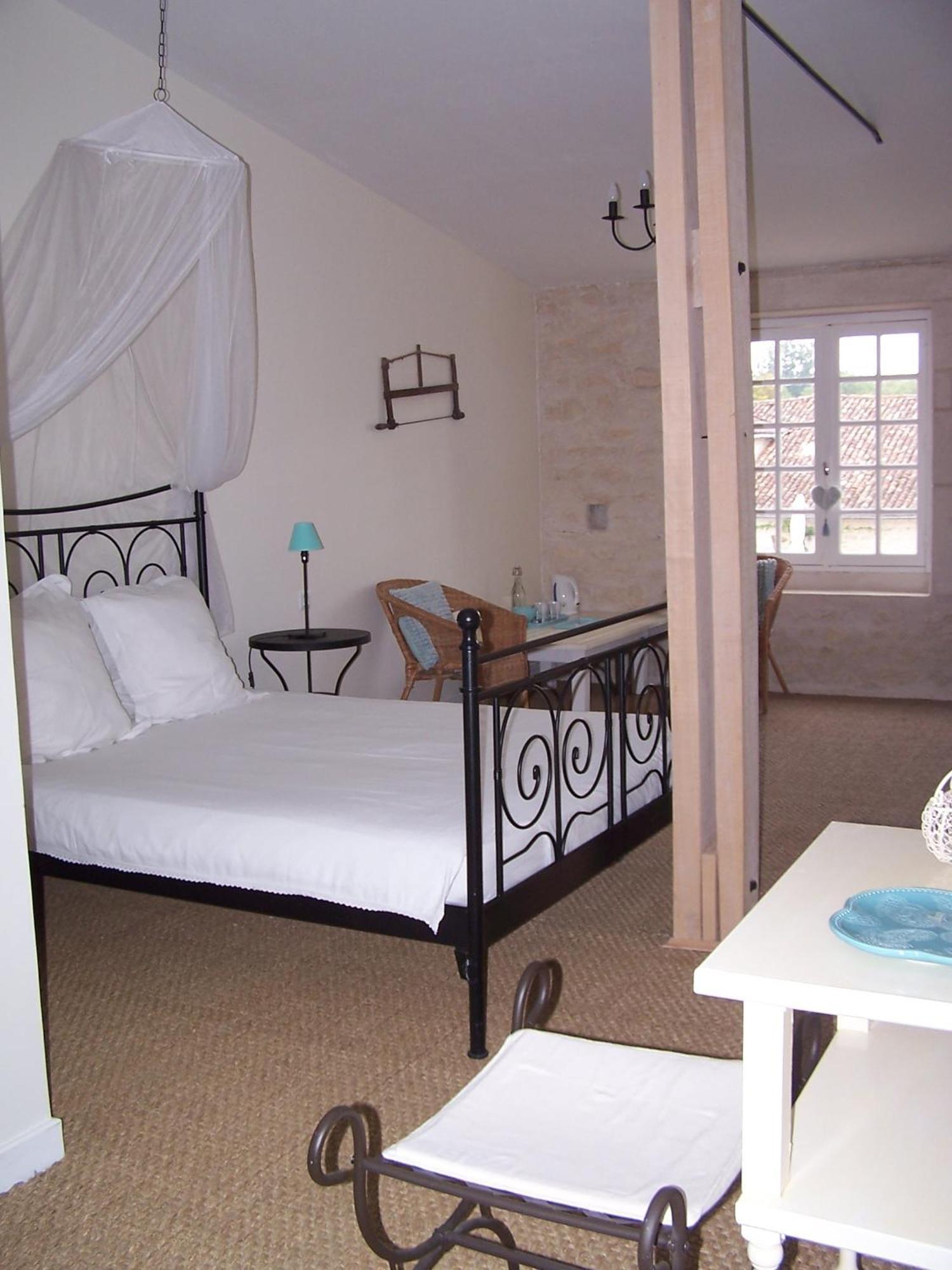 Hotel Le Four A Pain Saint-Jean-dʼAngély Zewnętrze zdjęcie